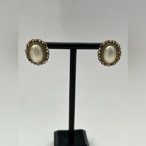 1990s Faux Pearl Clip On Earrings: Gold& Pearl Crystal Earrings